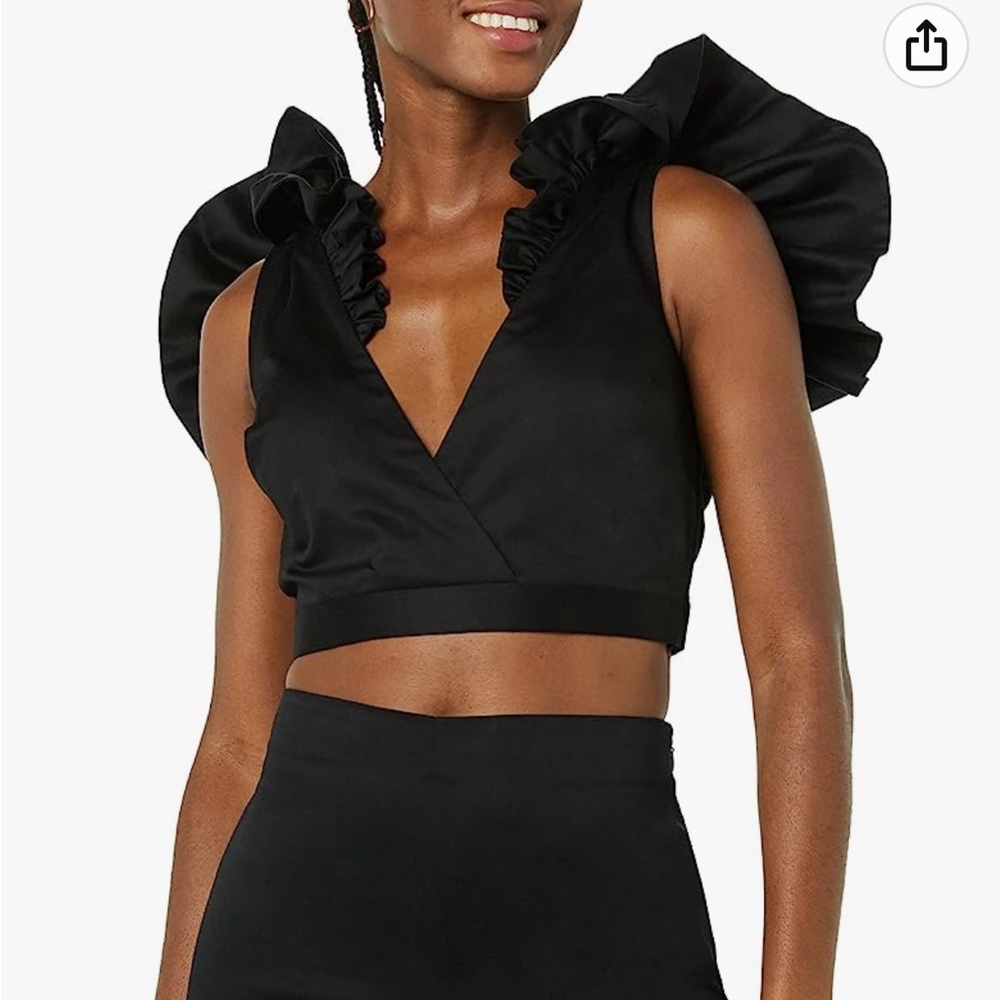NWT Making the Cut Sienna Ruffle Cropped Blouse